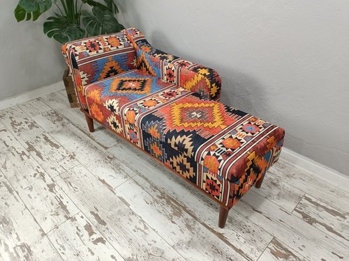 Upholstered chaise lounge